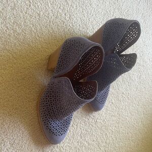 Jeffrey Campbell suede shoes. Size 9.